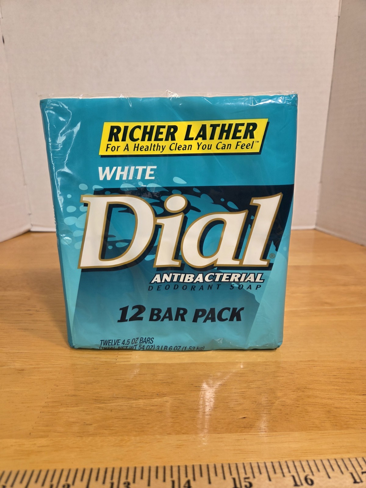 Vintage Dial White Antibacterial Deodorant Soap 12 Bars Rich Lather 1999 NOS USA