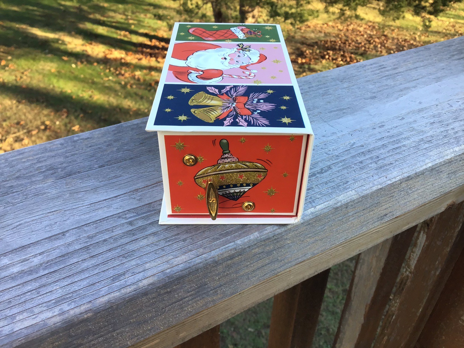 Punch Studio 4 oz Apple Cinnamon Bar Soap in Music Box Classic Gift – Christmas