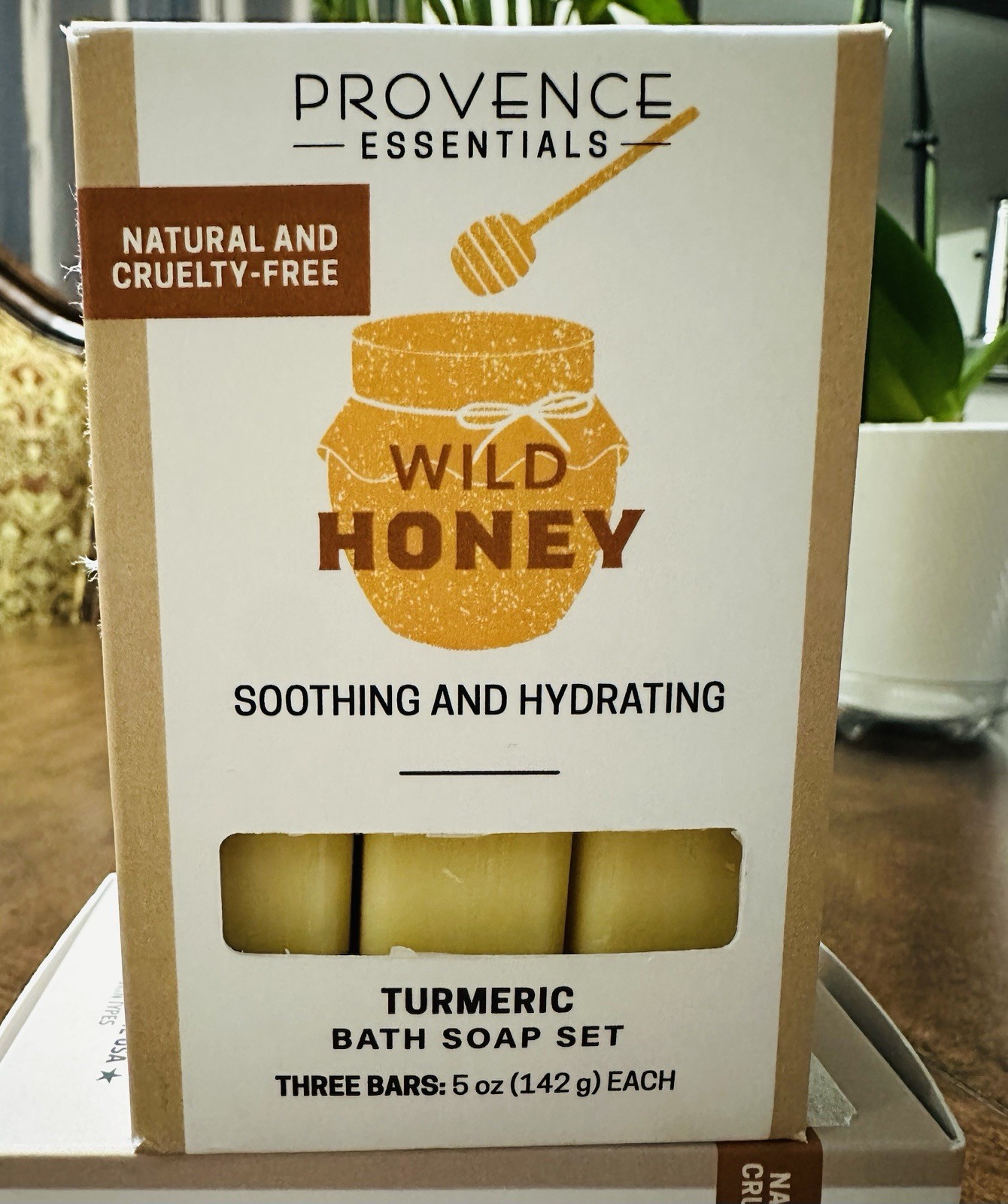 Provence Natural Cruelty-Free Wild Honey Soothing and Hydrating Turmeric Soap 3