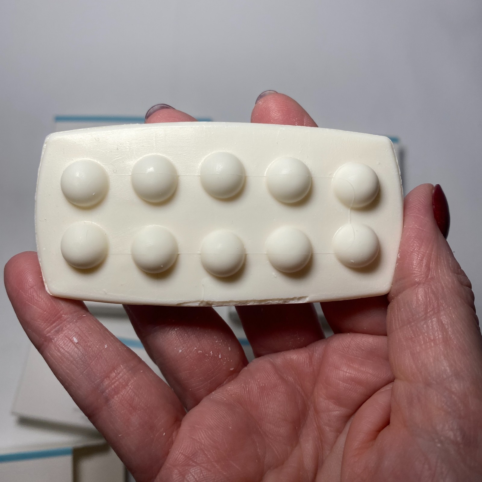 Lot of 7 Neutrogena French Milled Bath Soap Bars Travel 1.2oz 1oz Massage New