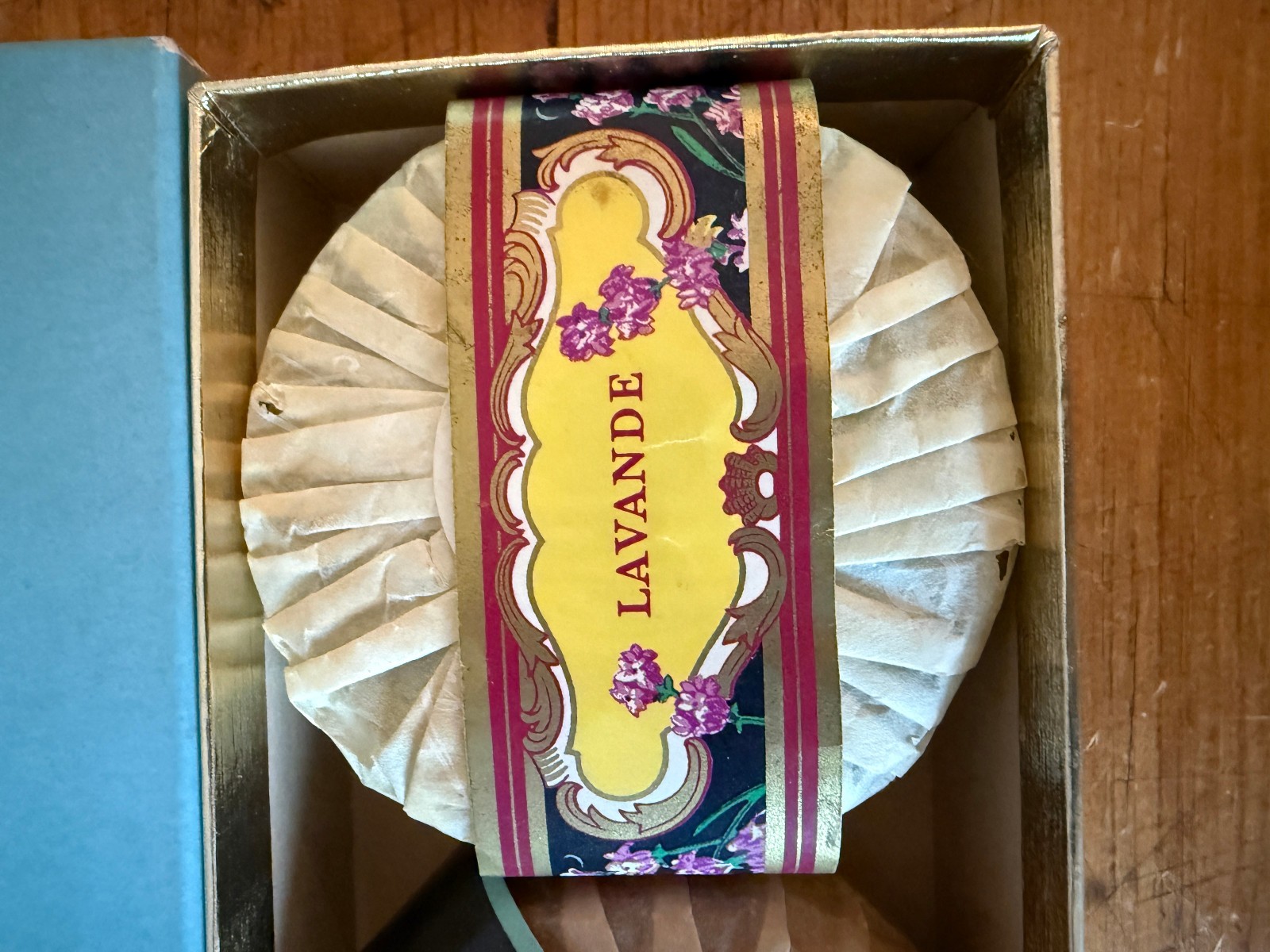 Vintage Roger Gallet Paris Perfumed Soaps Blue Carnation & Lavender 3 Of 100g