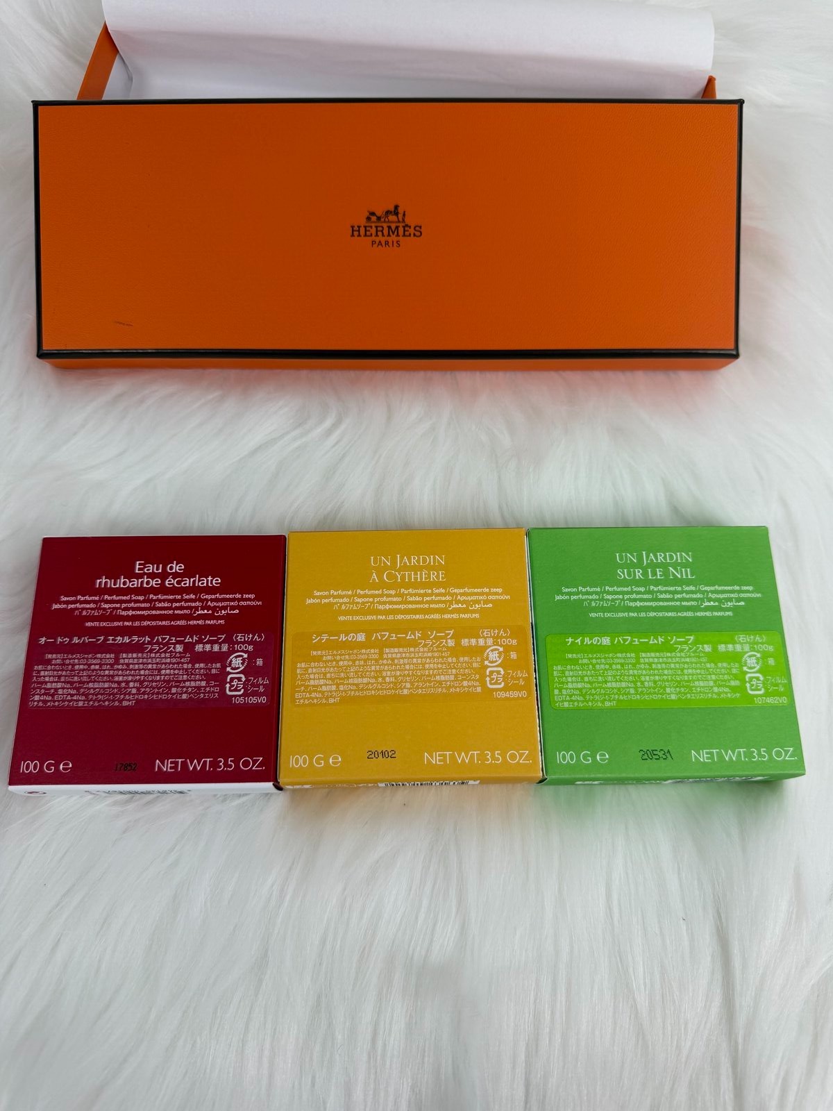 Hermes Perfumed Soap Gift Set 3 x 100g Un Jardin Rhubarbe Savon Authen