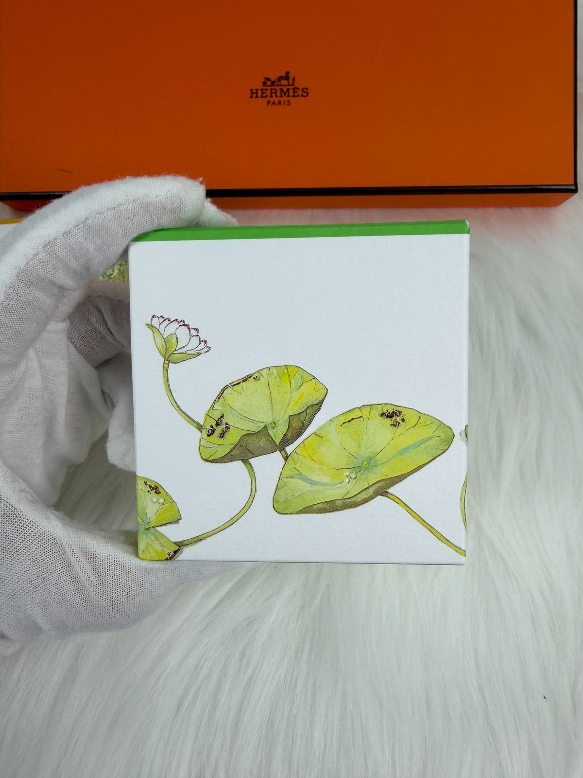 Hermes Perfumed Soap Gift Set 3 x 100g Un Jardin Rhubarbe Savon Authen