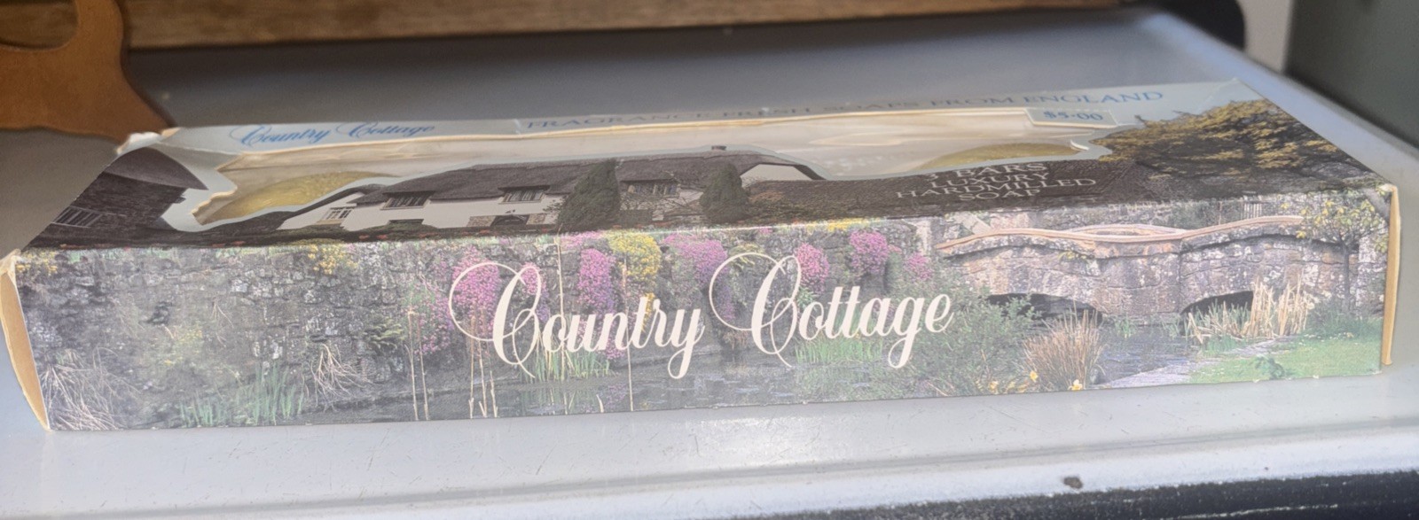 Vtg. Country Cottage Vintage Fragrance Fresh Soaps From England Handmilled NOS