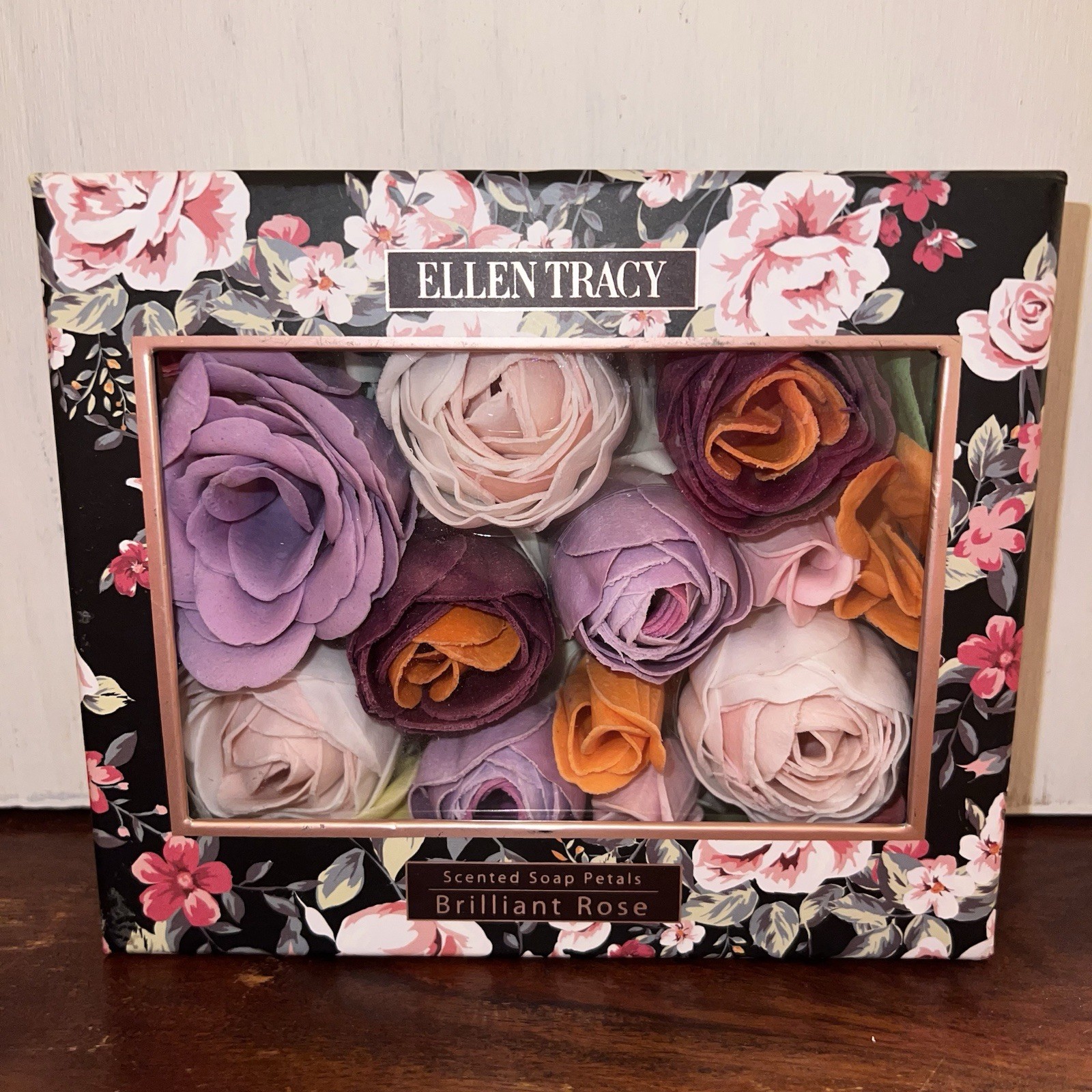 Scented Soap Petals Brilliant Rose Ellen Tracy New Open Box 15 Pcs Fragrant