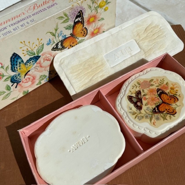 Vintage Set of 2 Avon Summer Butterflies & Blossoms Soaps 3oz each Hostess Box