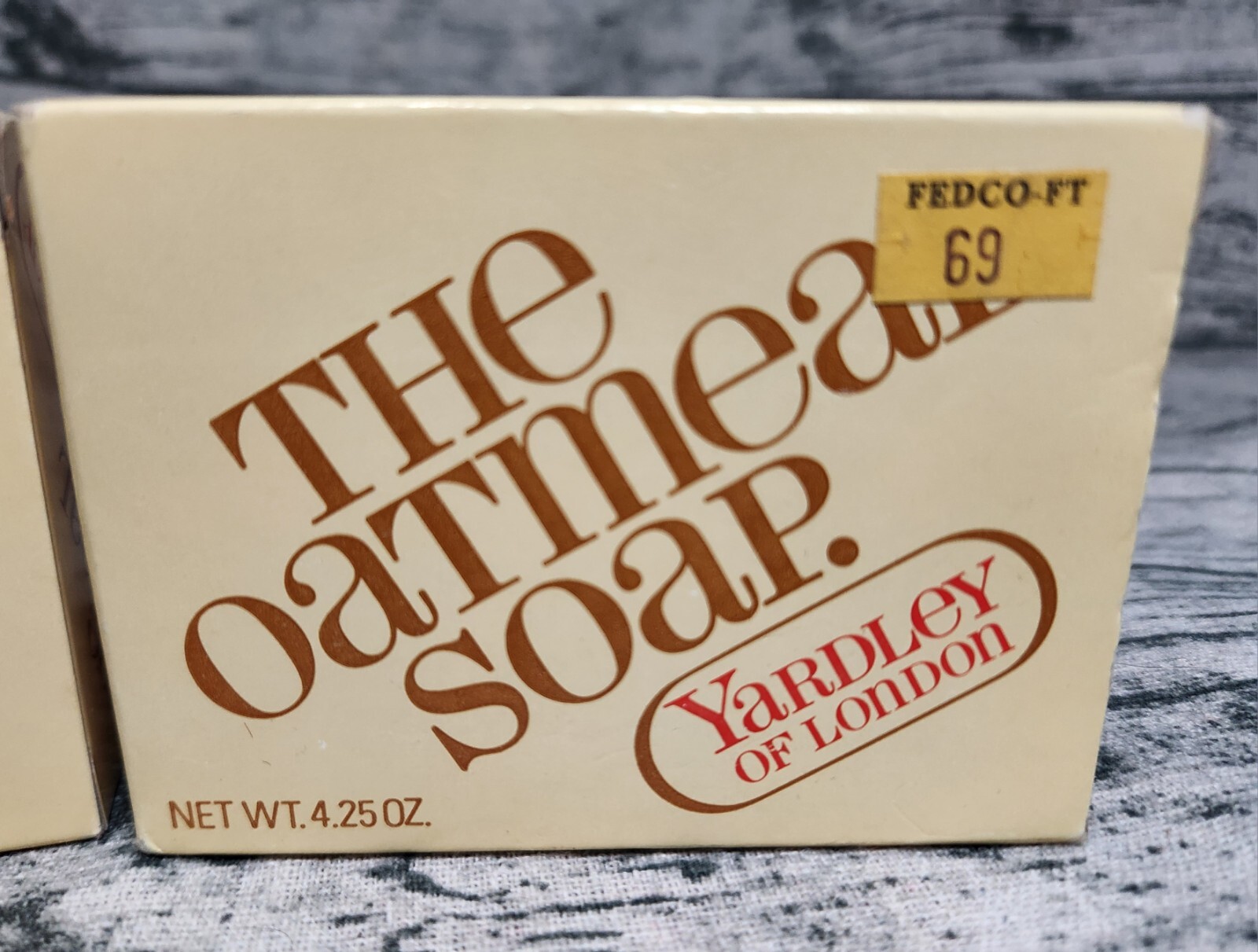 2 Vintage Original Old Logo Yardley of London THE OATMEAL SOAP Bars