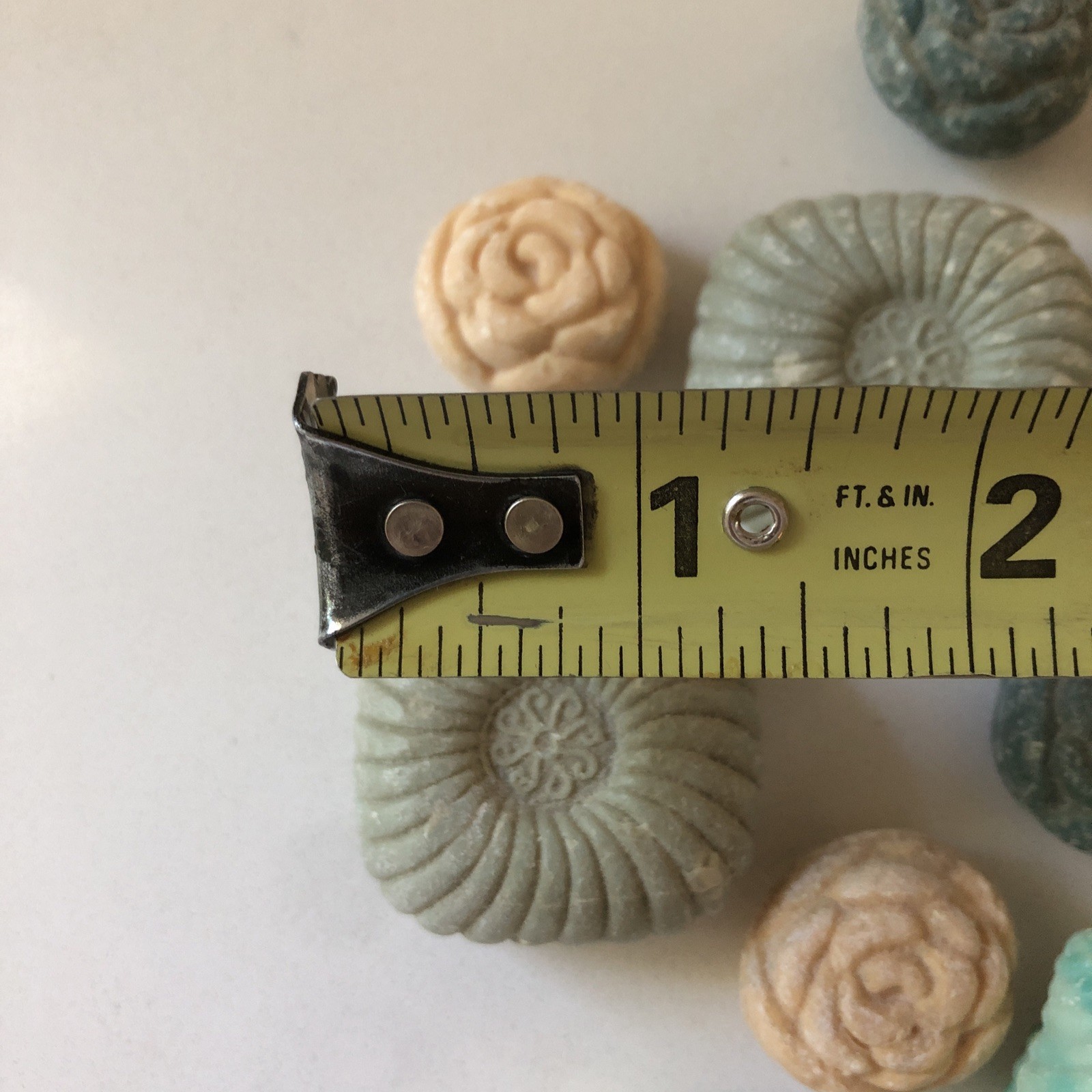 Vintage Lot of 14 Flowers Seashells Floral Scented Soaps Decor Display