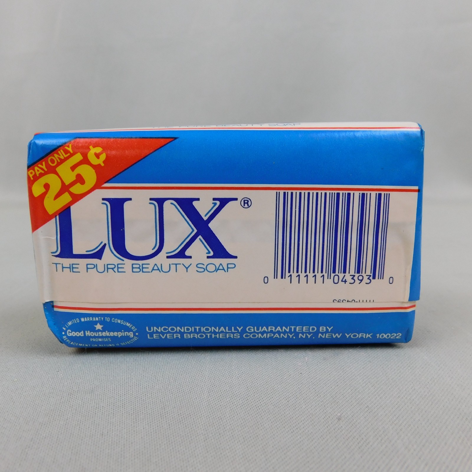 Vintage NOS Lux The Pure Beauty Soap White 4.75oz Bath Size #A316