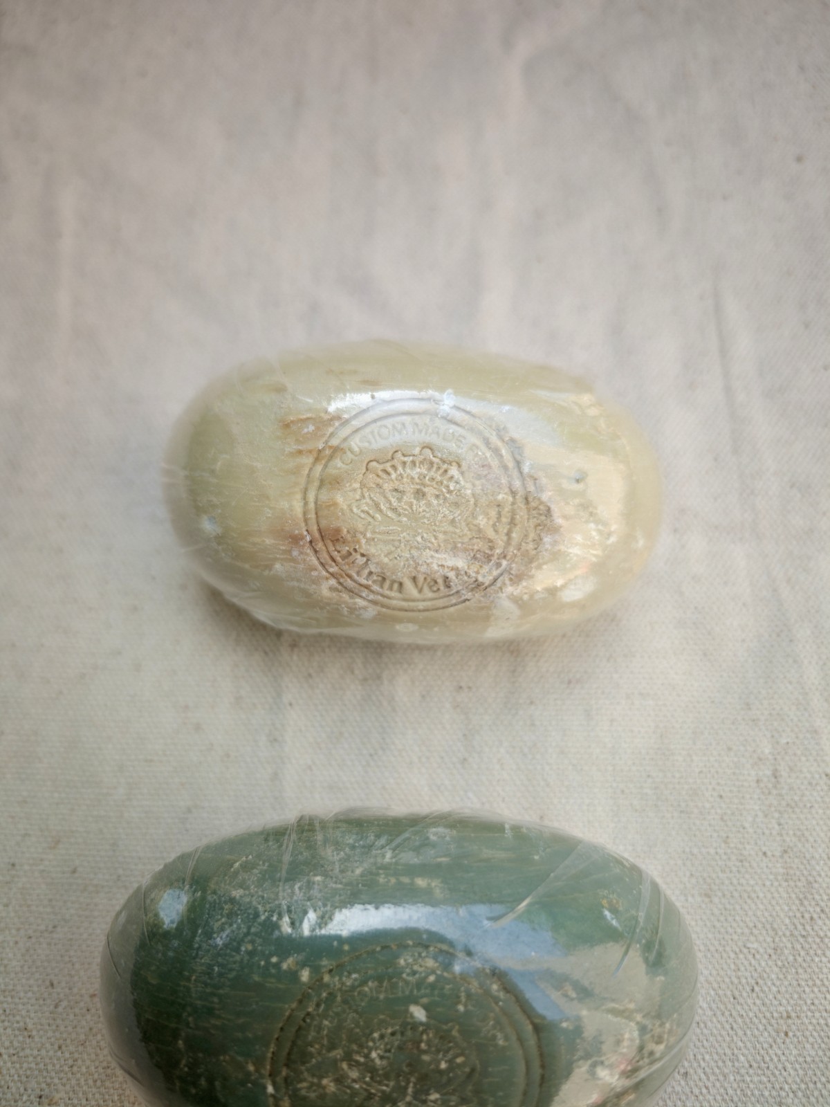 VTG Lillian Vernon Soap Bars Set of 2 White Green Scalloped Design 80s 90s