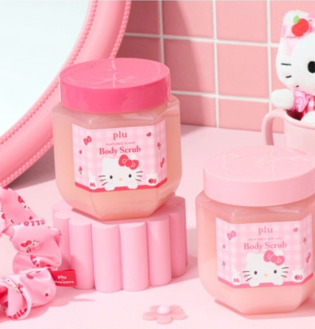 PLU x Hello Kitty Perfumed Sea Salt Body Scrub 600g Limited Edition Sanrio Korea
