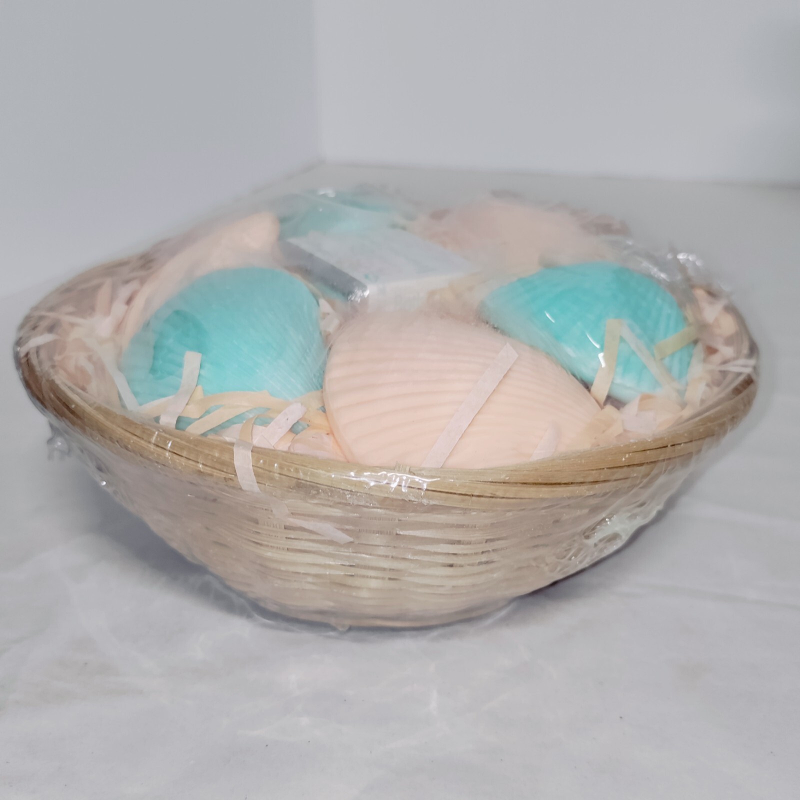 Vtg New Gift Basket 6-Coral & Aqua Seashell Soap & Vermont Fresh BathCube Canada