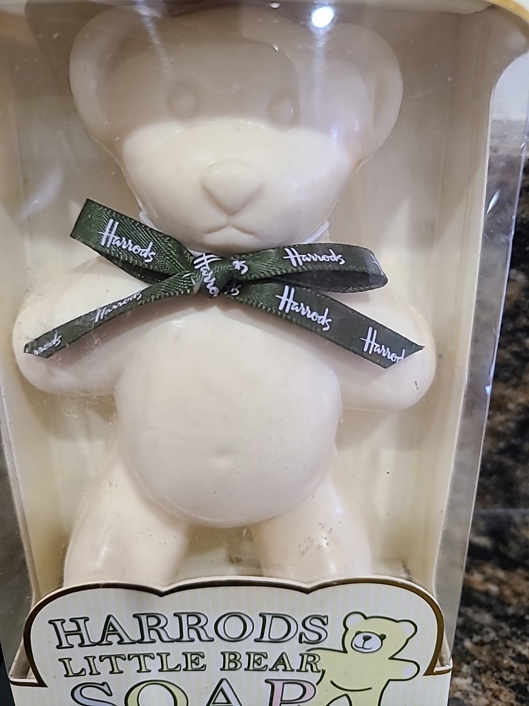 Harrods Fine Soaps Luxury Honey BEAR Soap 4.2 oz Triple Milled Fresh Cotton