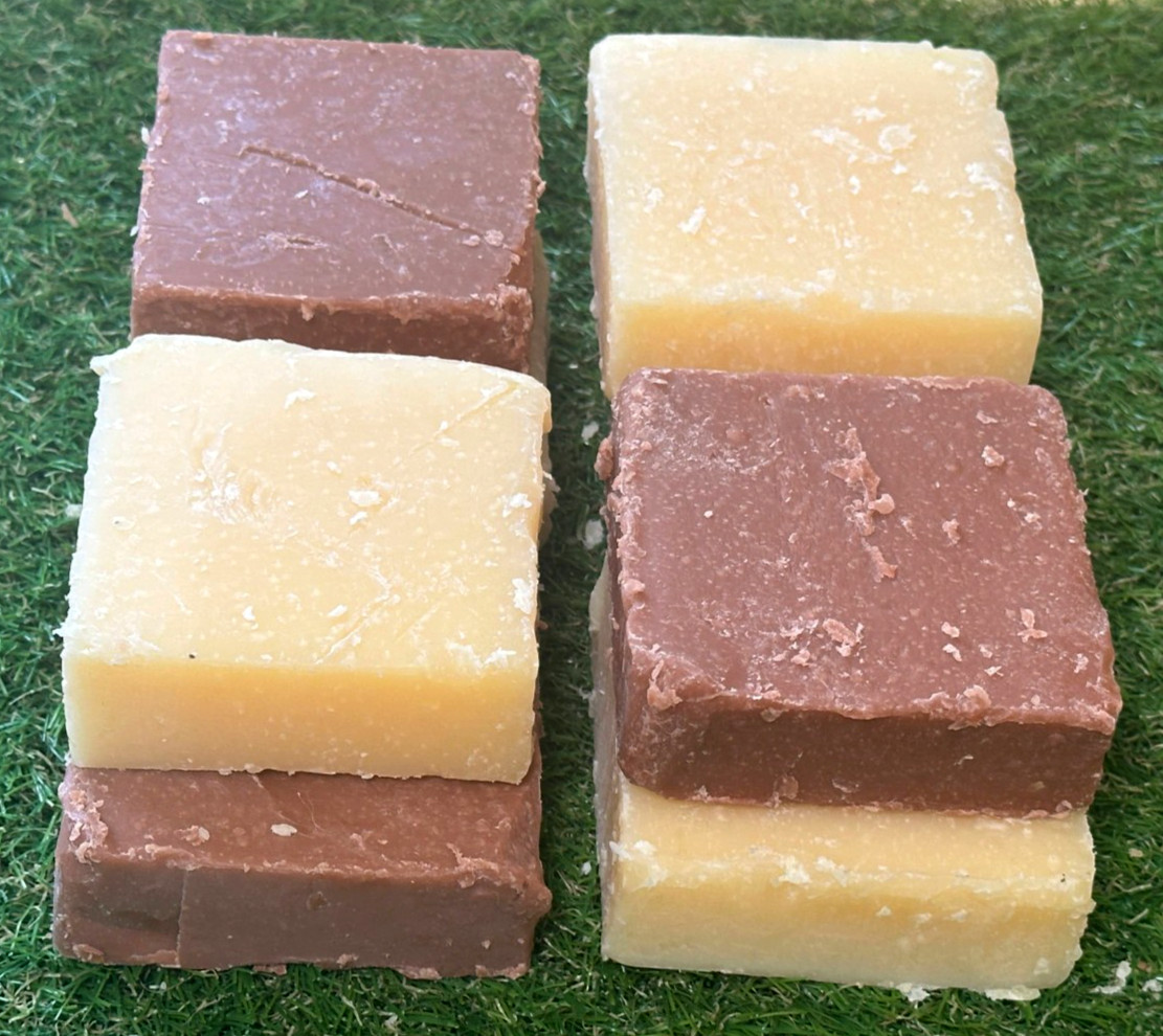 8 Bars Of Dr. Squatch Soap (Factory Rejects-No Box) 4 Alpine Sage ** 4 Gold Moss