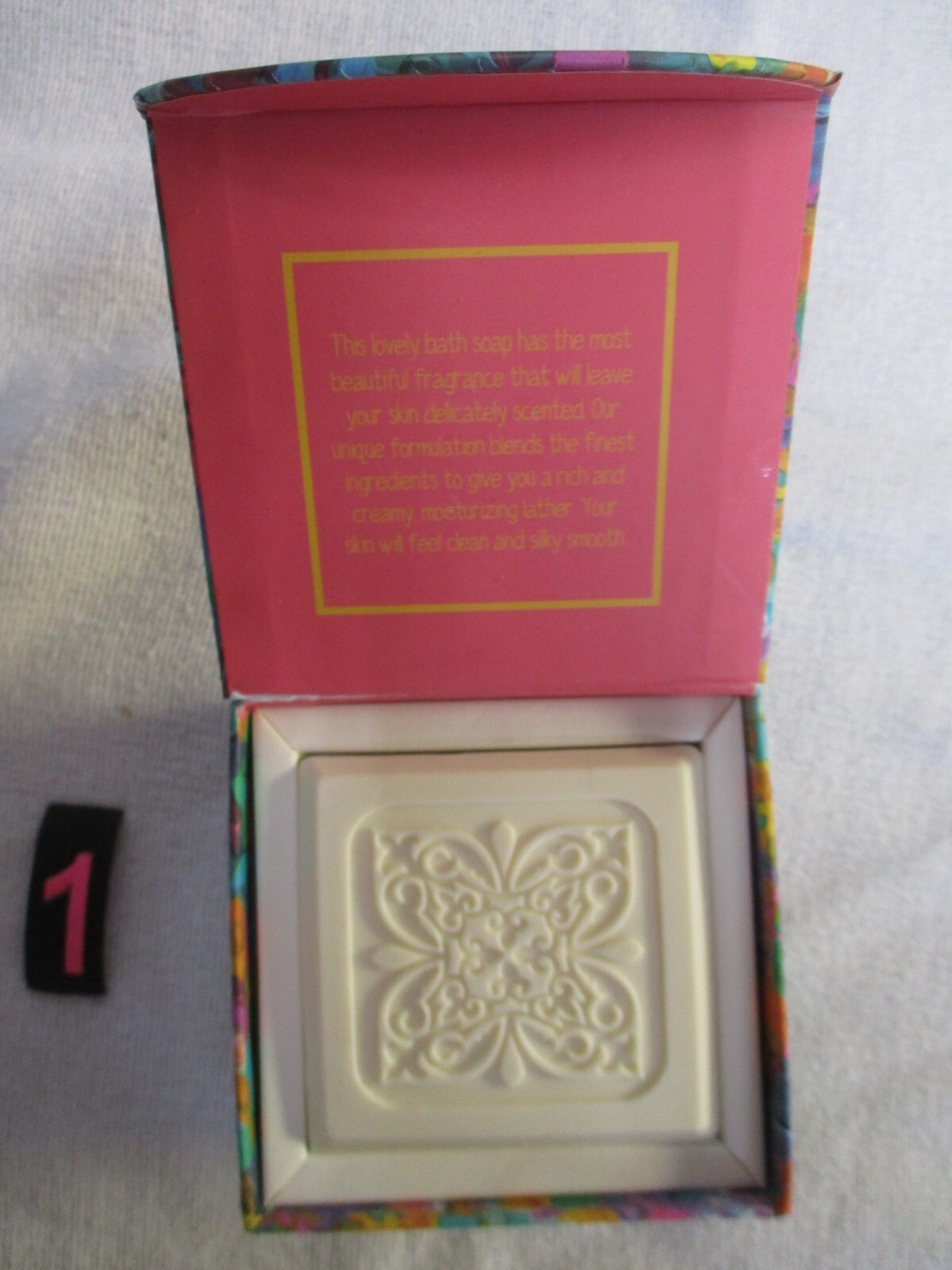 Wildflower Luxurious Soap Bar New in Open Box 722030779106