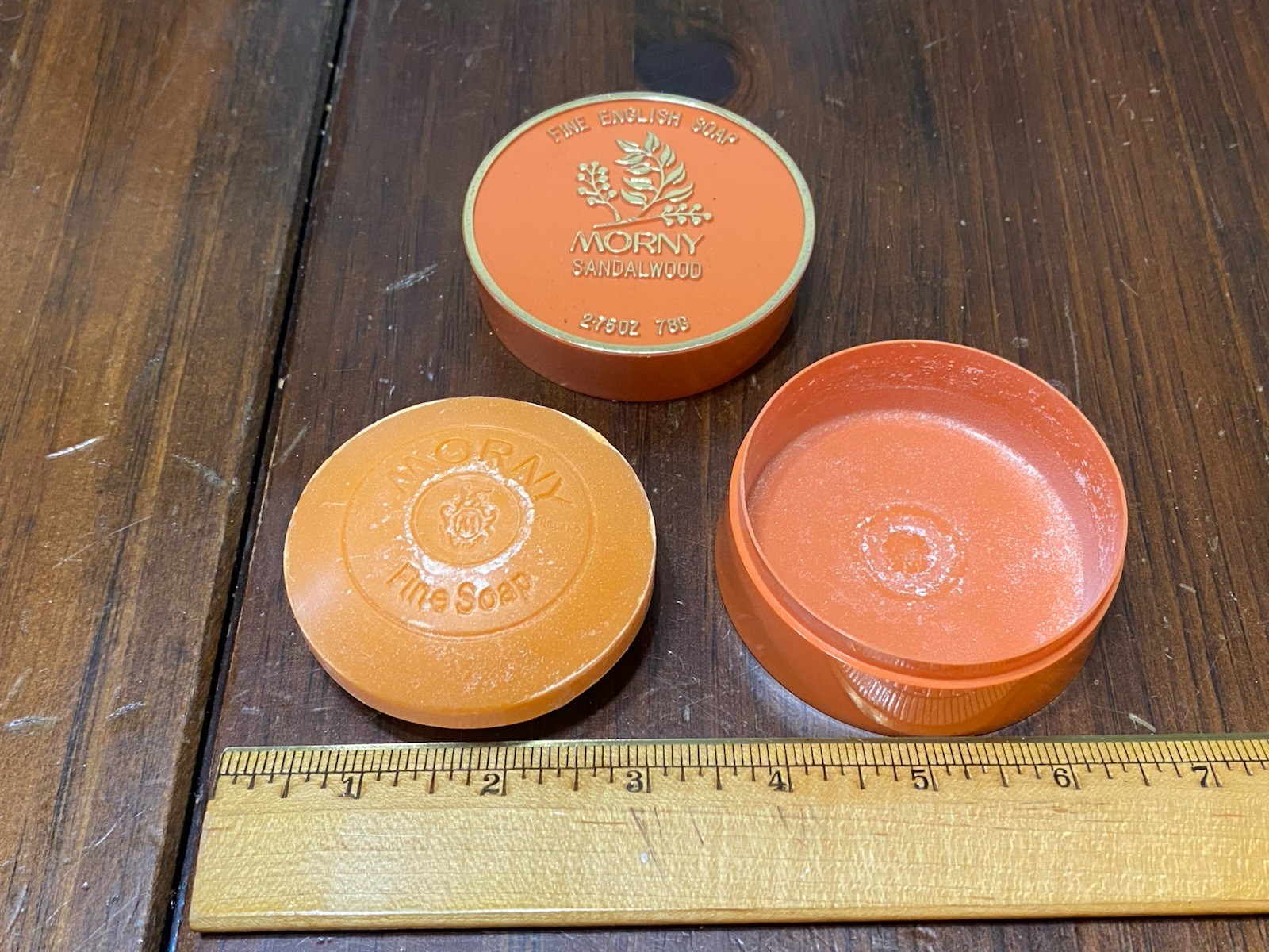Morny Sandalwood Fine English Soap 2.75 oz(78g) 1 Bar & Plastic Container
