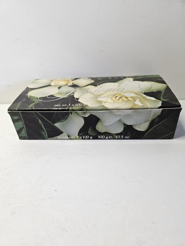 Crabtree & Evelyn Vintage 1990 Paris Gardenia Soap Lot of 3 Bars 10.5 oz NEW