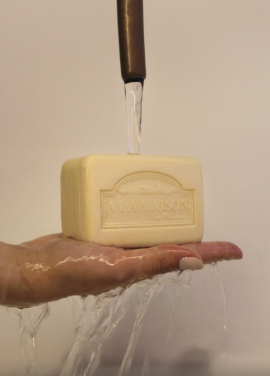 A La Maison Bar Soap 8.8 oz Fresh Sea Salt & Orange Bergamot – 6 Pack
