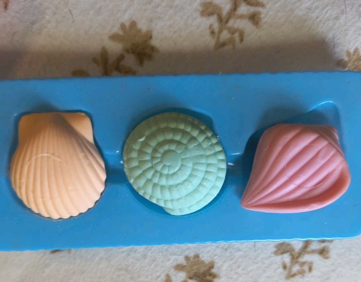 Vintage 3 SEASHELL SOAPS NIB, Made In Turkey