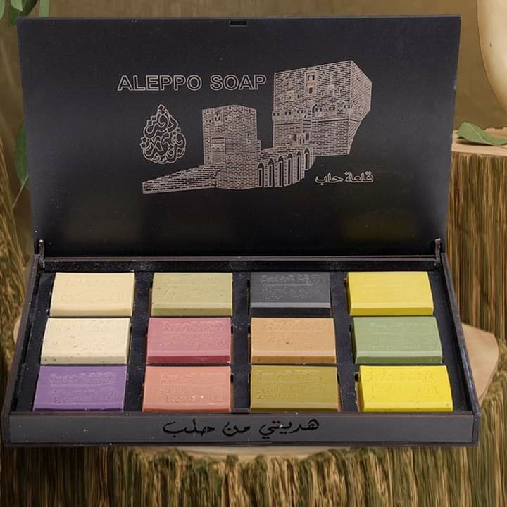Luxury Artisan Geometric Wooden Box Soap Gift Set 12 Pcs Premium Botanical Tin