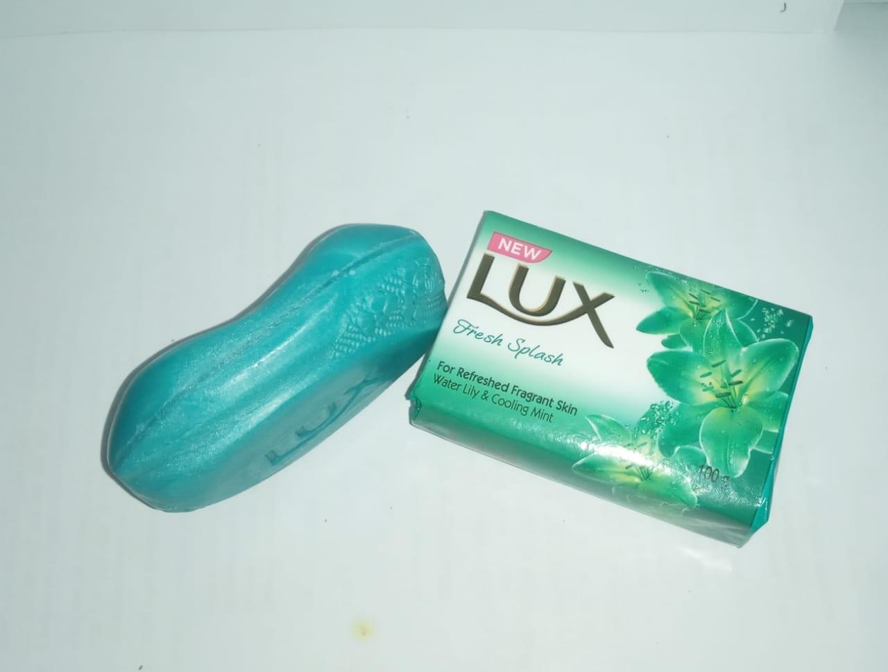 Lux Fresh Splash Soap for Refreshed fragrant Cooling Mint and Lily 100 g New