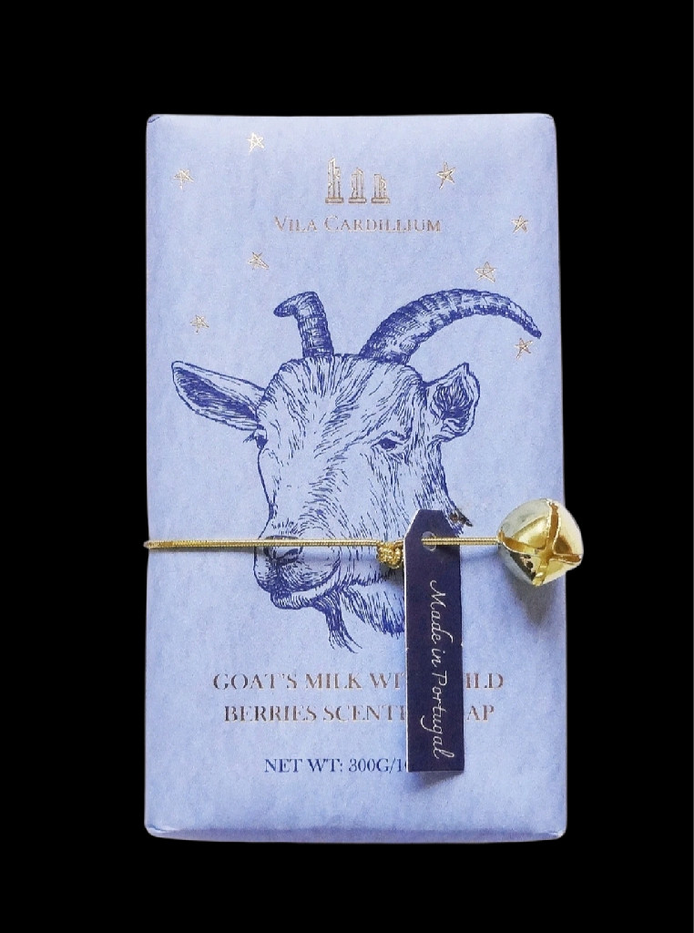 New VILA CARDILLIUM Goats Milk Scented Soap WILD BERRIES large10.5 oz Bar