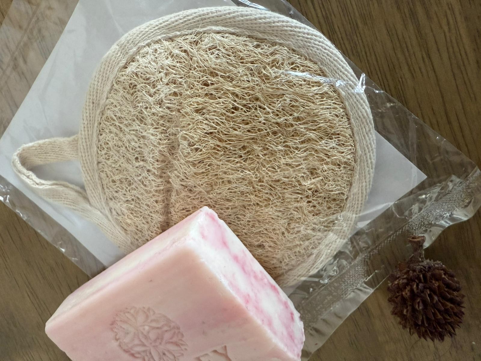 Body wash,scrub,hard,circle,round,hand size,1piece,massage,relax,clean easy