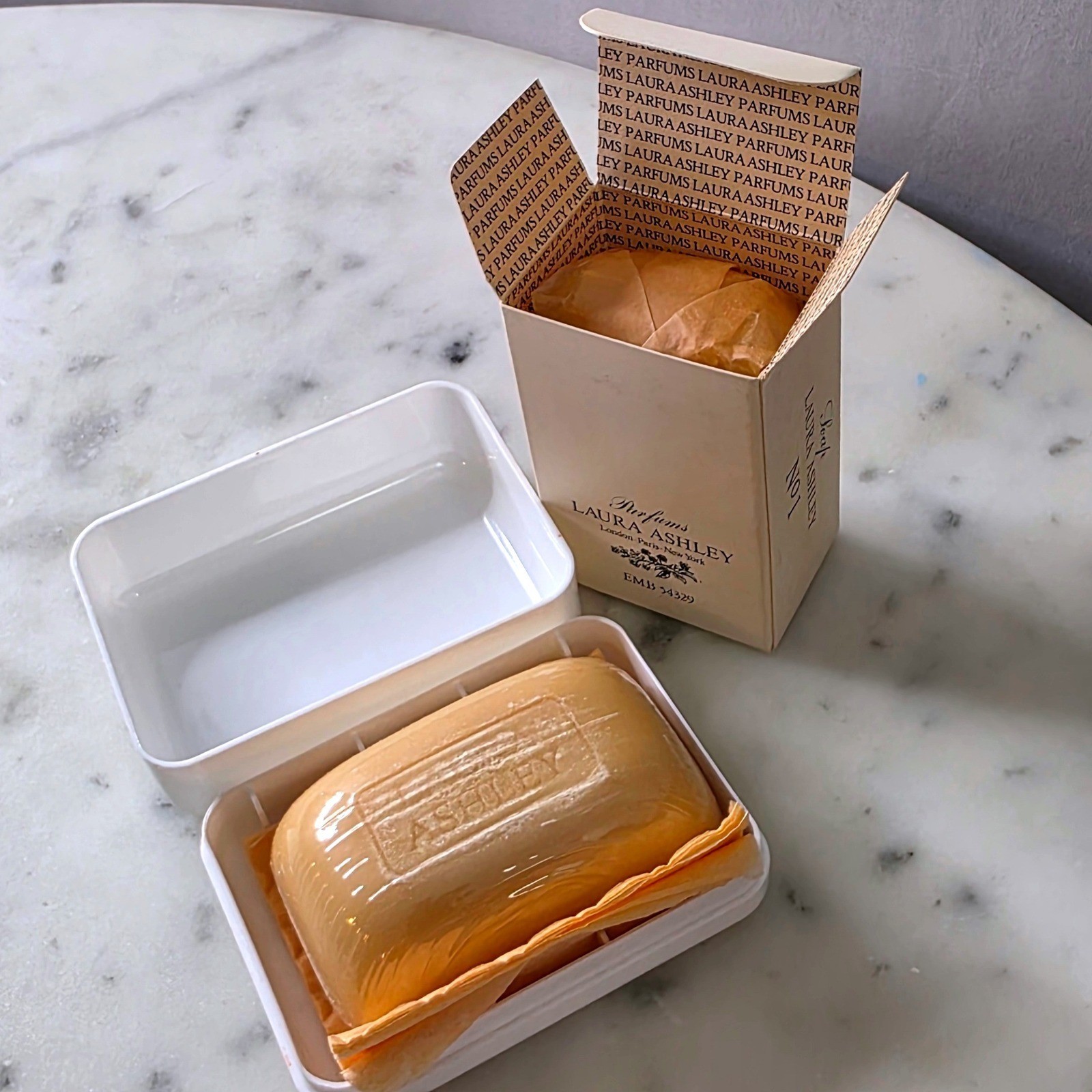 Vtg Laura Ashley No 1 Soap Bars set 2 Plastic Travel Case Original Box Sealed