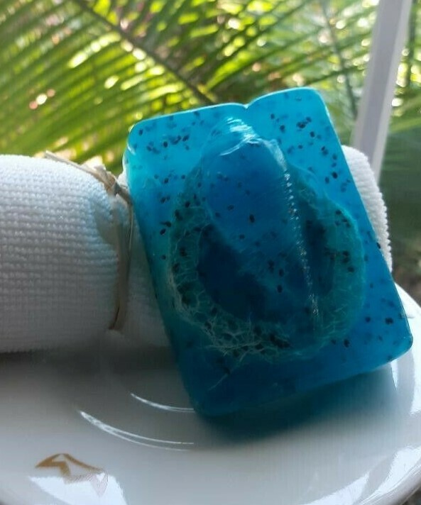 Chia Organic soap to restore the skin’s moisture barrier.