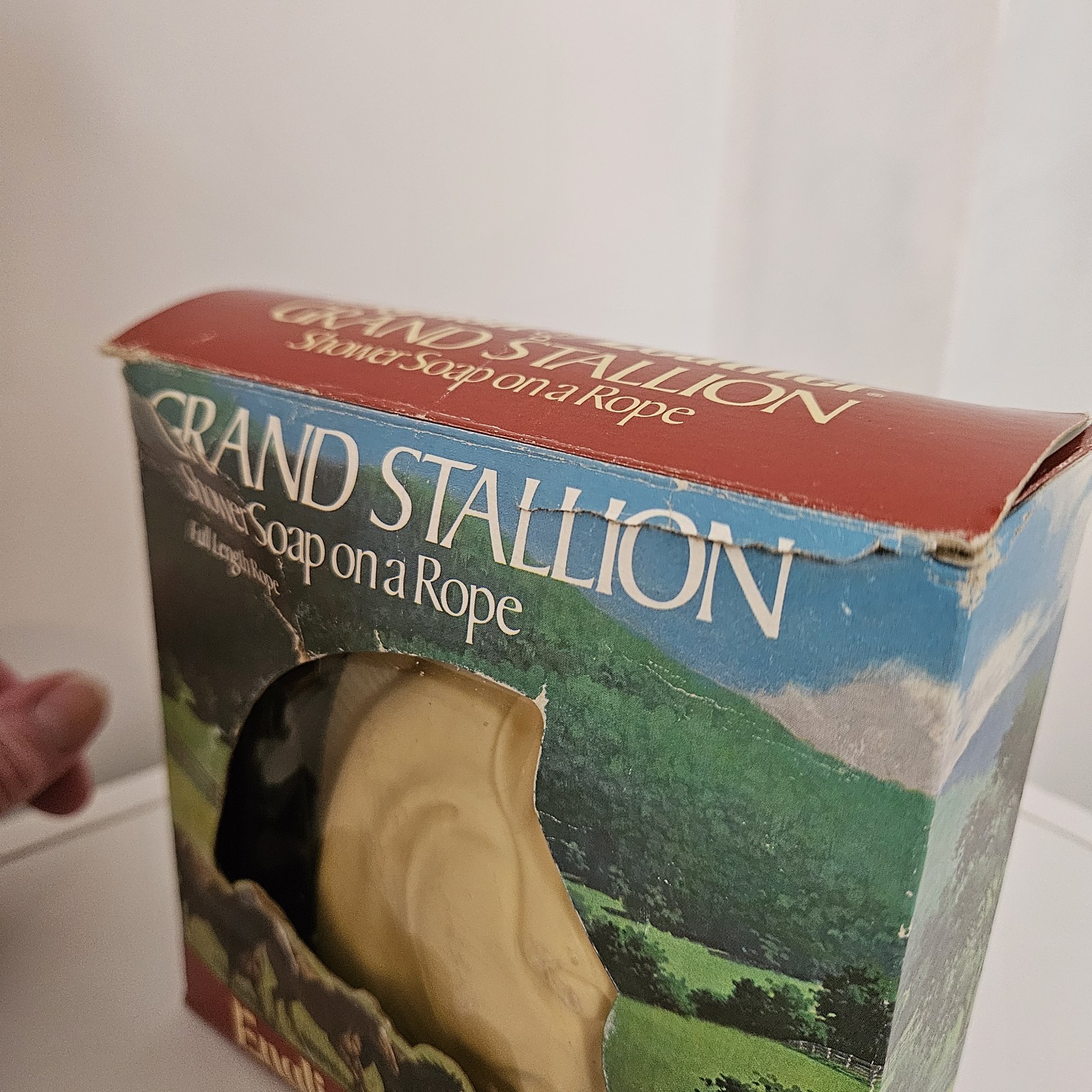 Vintage English Leather Grand Stallion Shower Soap On A Rope Full Length 8.5 Oz