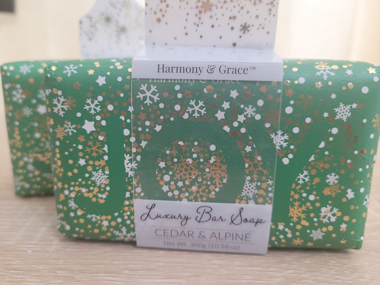Harmony & Grace Luxury Bar SOAPS Christmas gift Wrapped Cedar & Alpine 10.58 oz