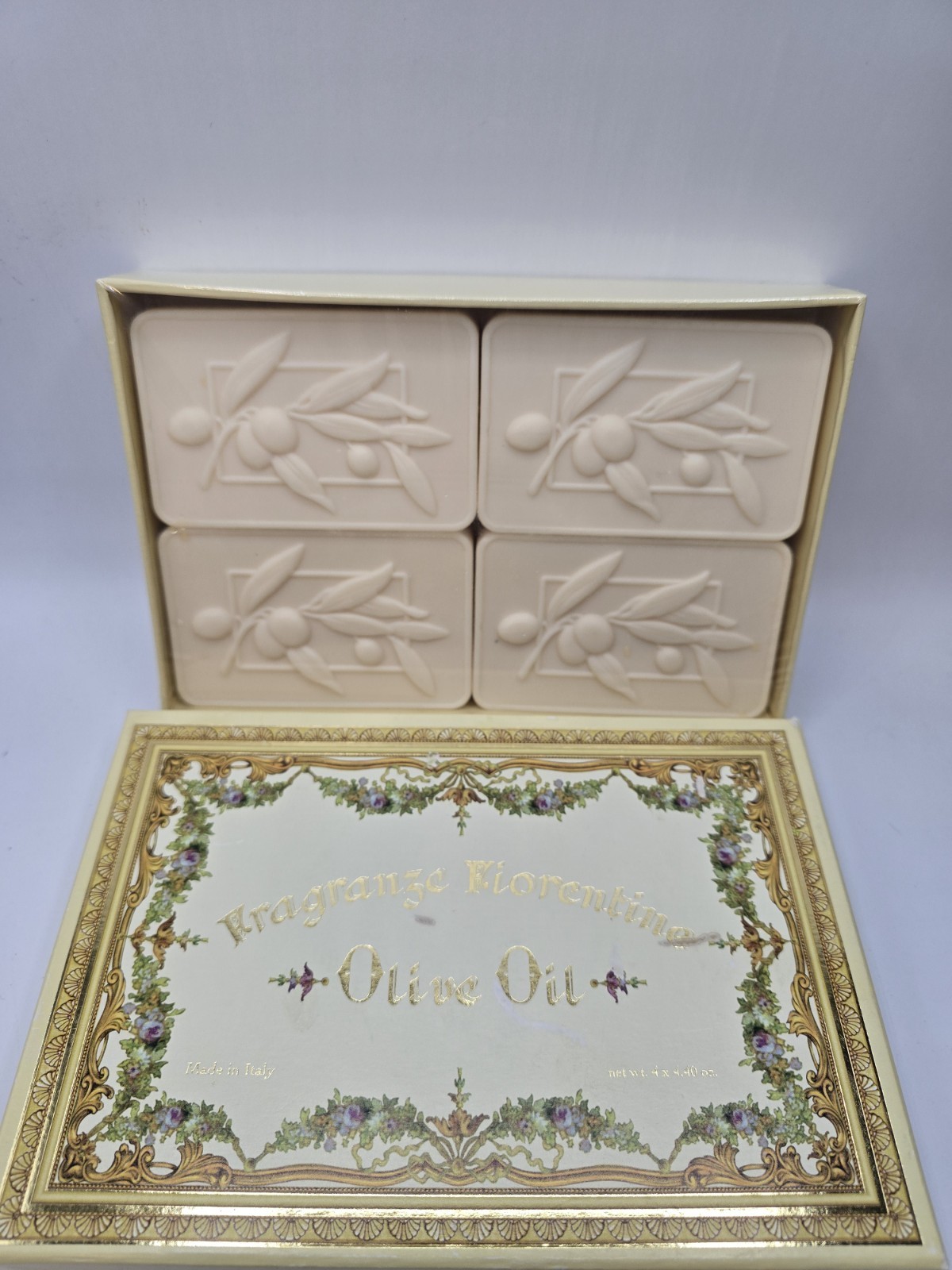 FRAGRANZE FIORENTINE Olive Oil, smells so good! Handmade Soap 4-4.4oz bars, NIB