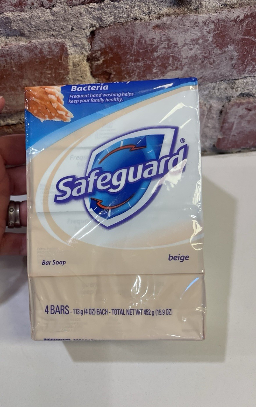 Safeguard Antibacterial Bath Bar Soap (1 Pack of 4 bars) sealed