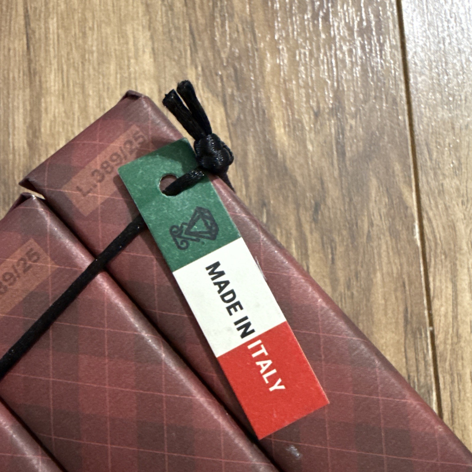 ZENI FINE TRIPLE MILLED SOAP BAR (3 BARS )5.3OZ EACH ITALY- Oak Wood X’mas Wrap