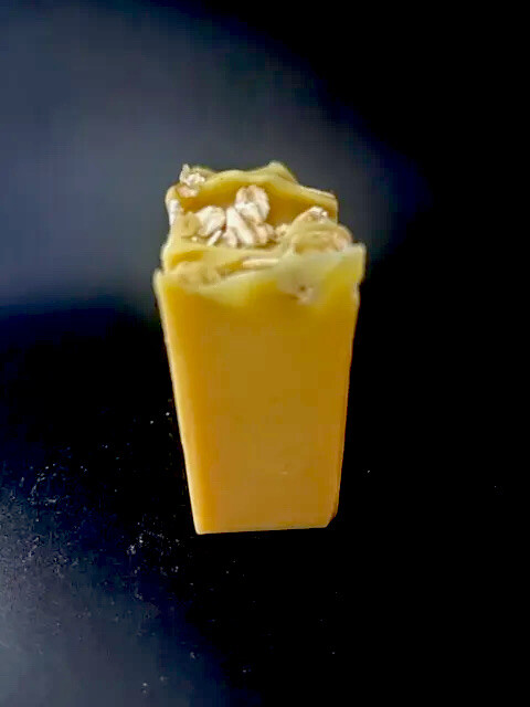 Handmade Soap – Goat Milk with Oatmeal & Honey – Cold Processed