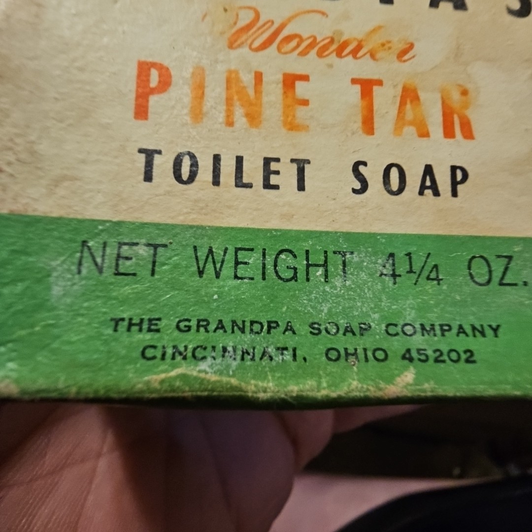 Vintage Grandpa’s Wonder Pine Tar Toilet Soap 4.25 Oz New In Box 1975
