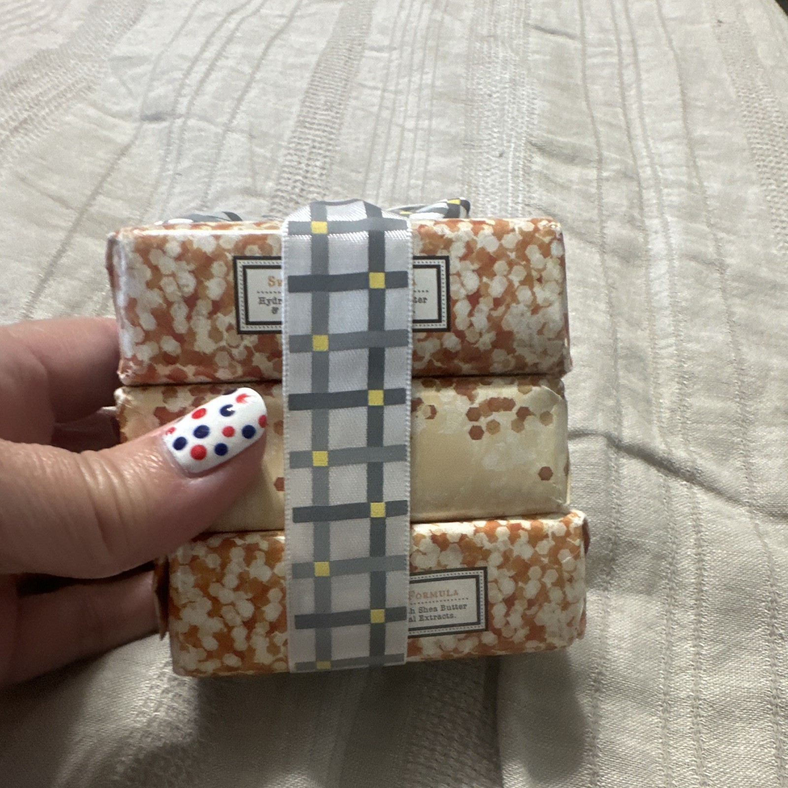 Beekman 1802 Goat Milk Soap Honey & Orange Blossom 3.5 oz Bar Set (3)