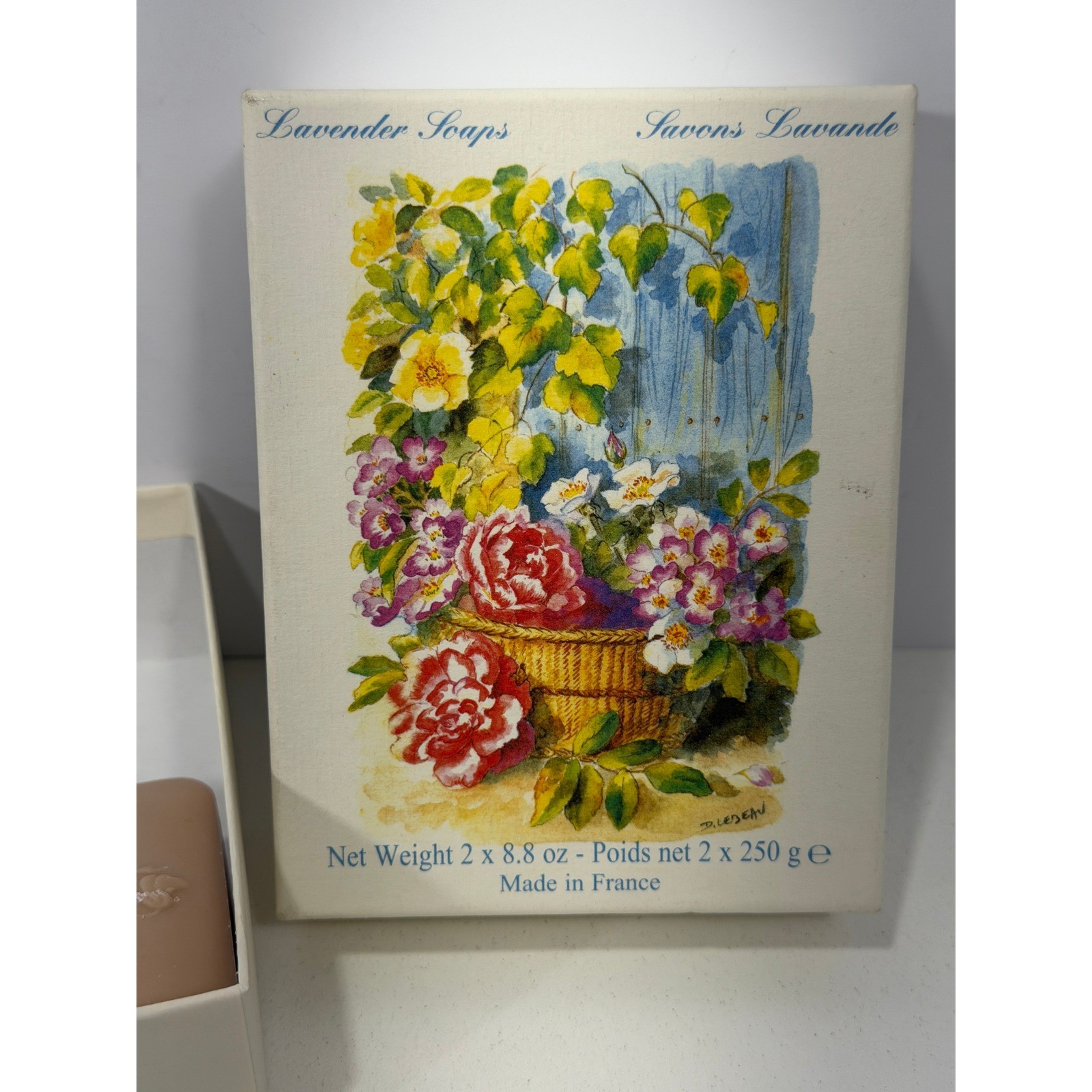 Lorcos France Lavender Savons Soap Vintage Floral Embossed Bar in Gift Box 8.8oz