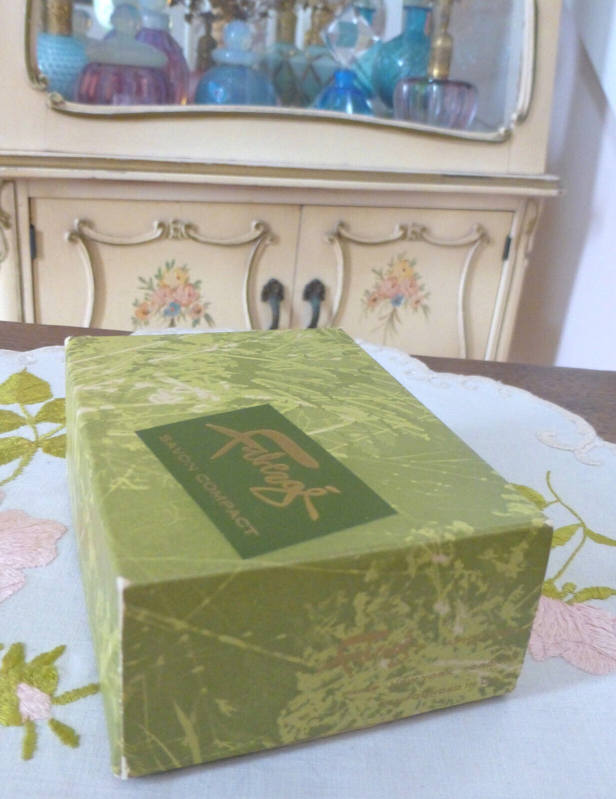 VTG 1960s 1965 Faberge APHRODISIA French Milled Soap 4.5 Oz Bar w Travel Case