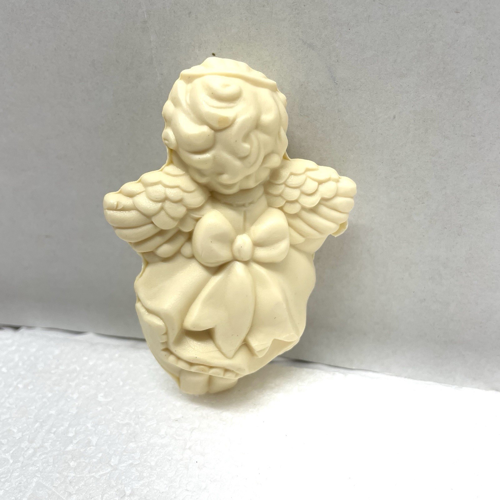 Angel Shaped Soap 2 oz Cherubs Ivory Perfumed Vintage Avon Vanilla Soft Musk