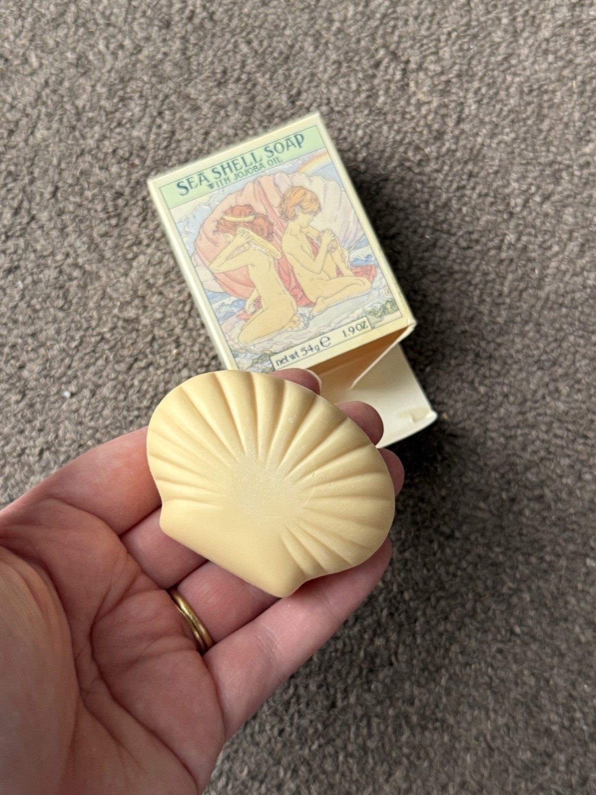 CRABTREE & EVELYN 1978 Sea Shell Soap With Jojoba Oil 54g / 1.9oz Vintage
