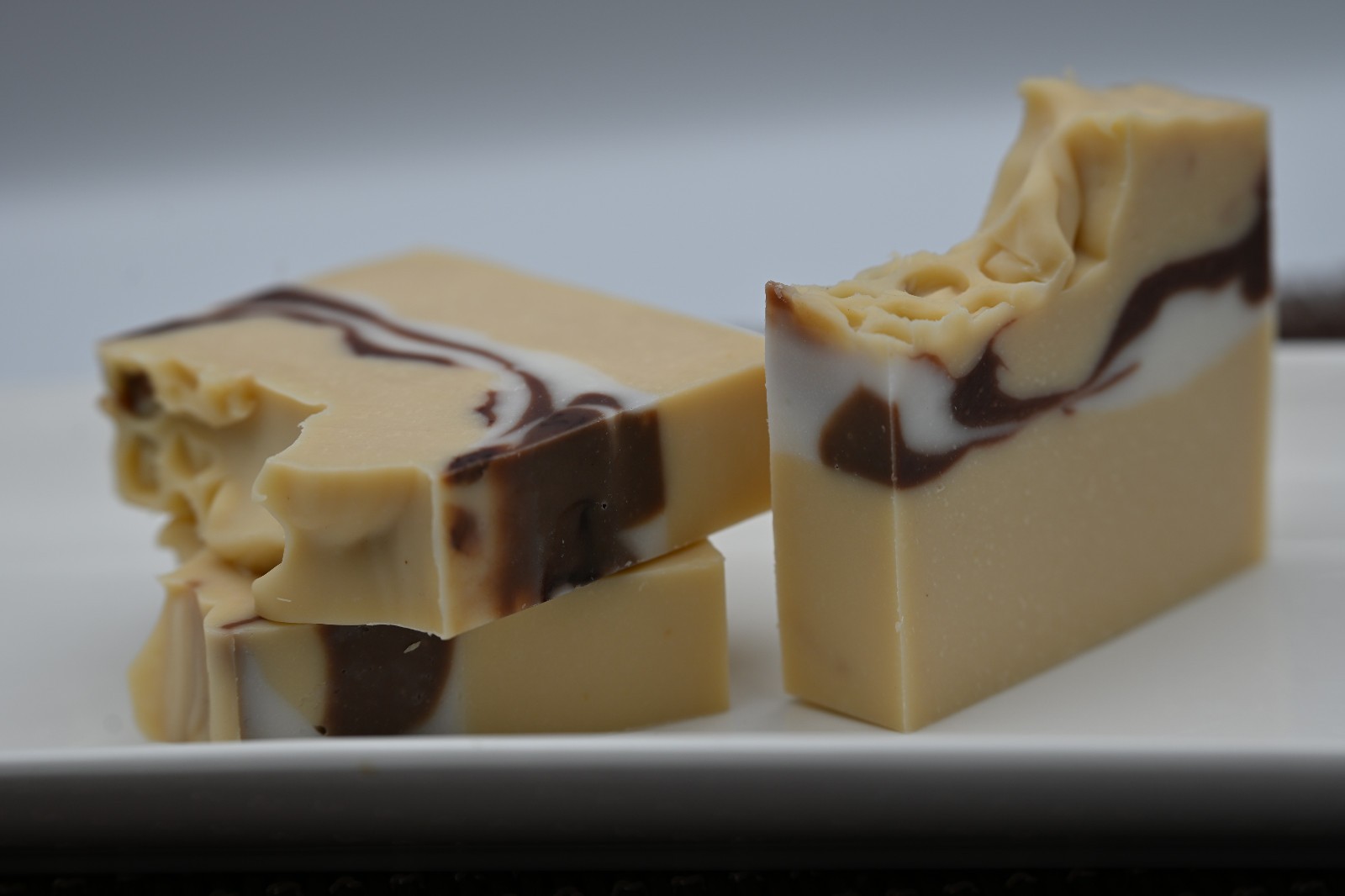 Le Luxe Lather, Luxury Artisan Soap, “Elizabeth”.. Honey scent..