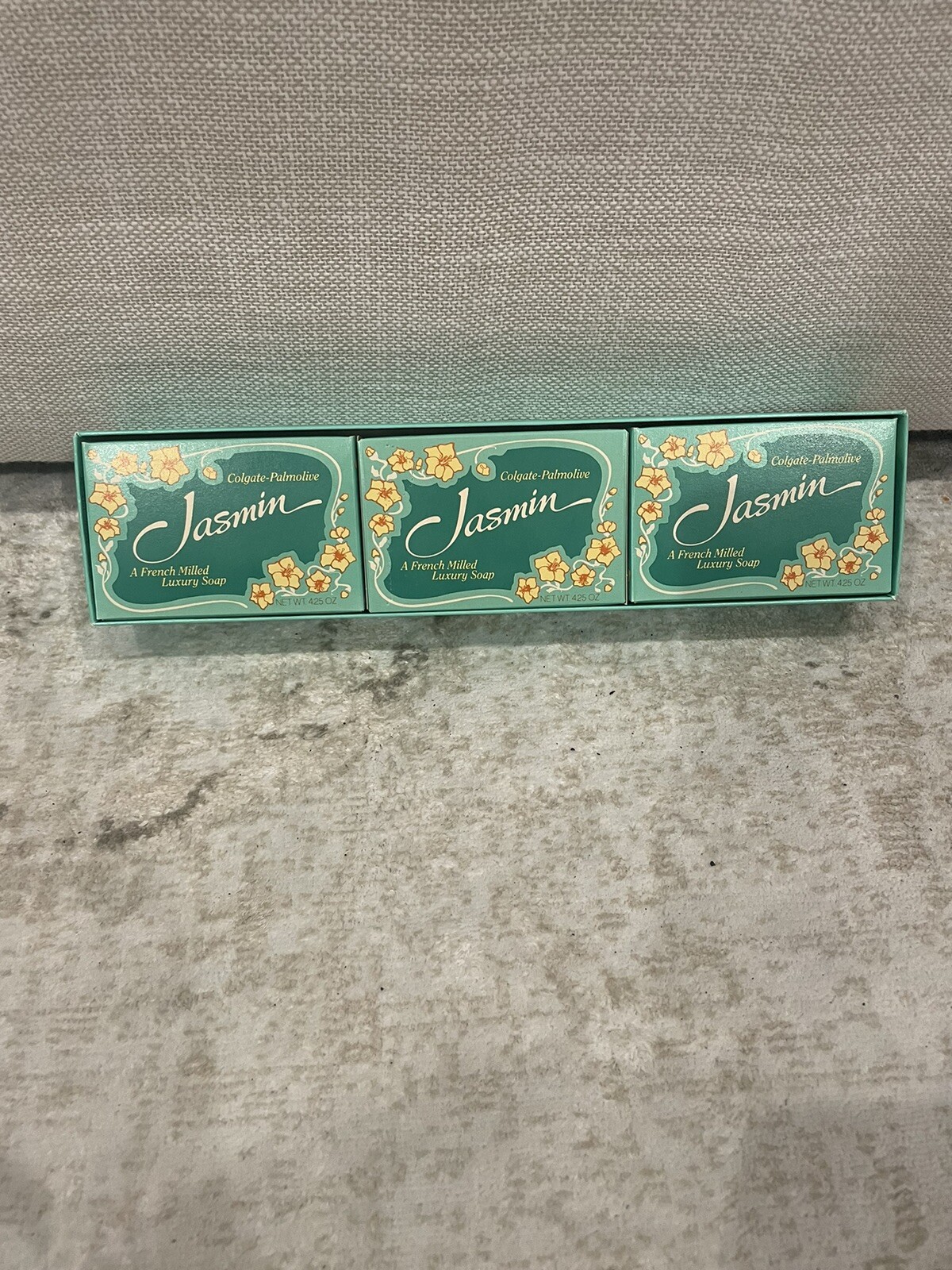 VTG Colgate Palmolive Jasmin French Milled Luxury Soap 3 Bars Original Box NOS