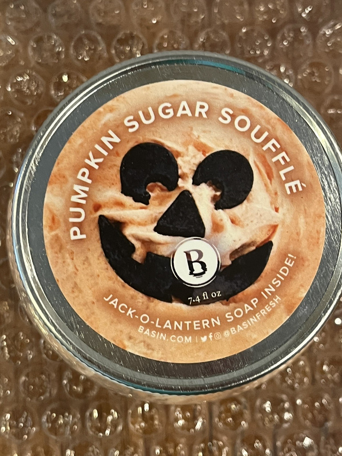 BASIN Pumpkin Sugar Souffle Wash with Jack-O-Lantern Soap Inside NEW