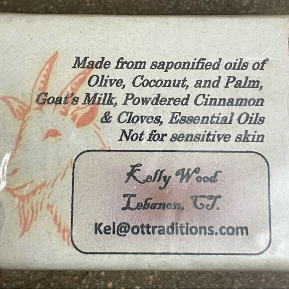 Bundle of Brand New Handmade & Non Handmade Soaps & Bath Salts (9 Item Bundle)