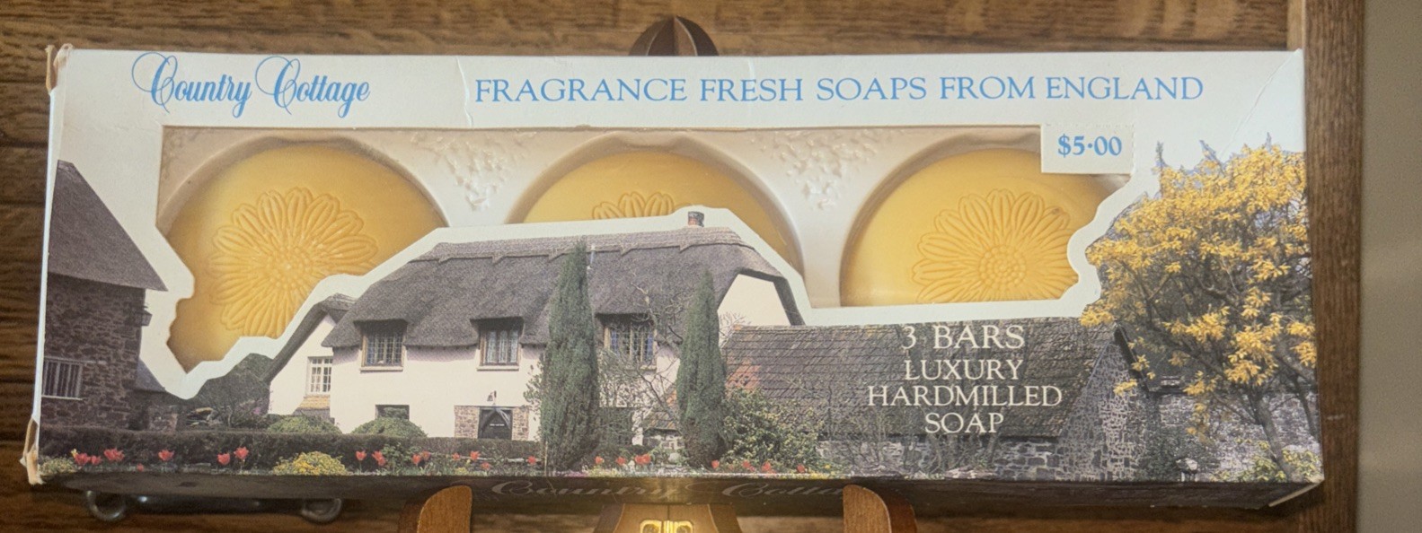 Vtg. Country Cottage Vintage Fragrance Fresh Soaps From England Handmilled NOS