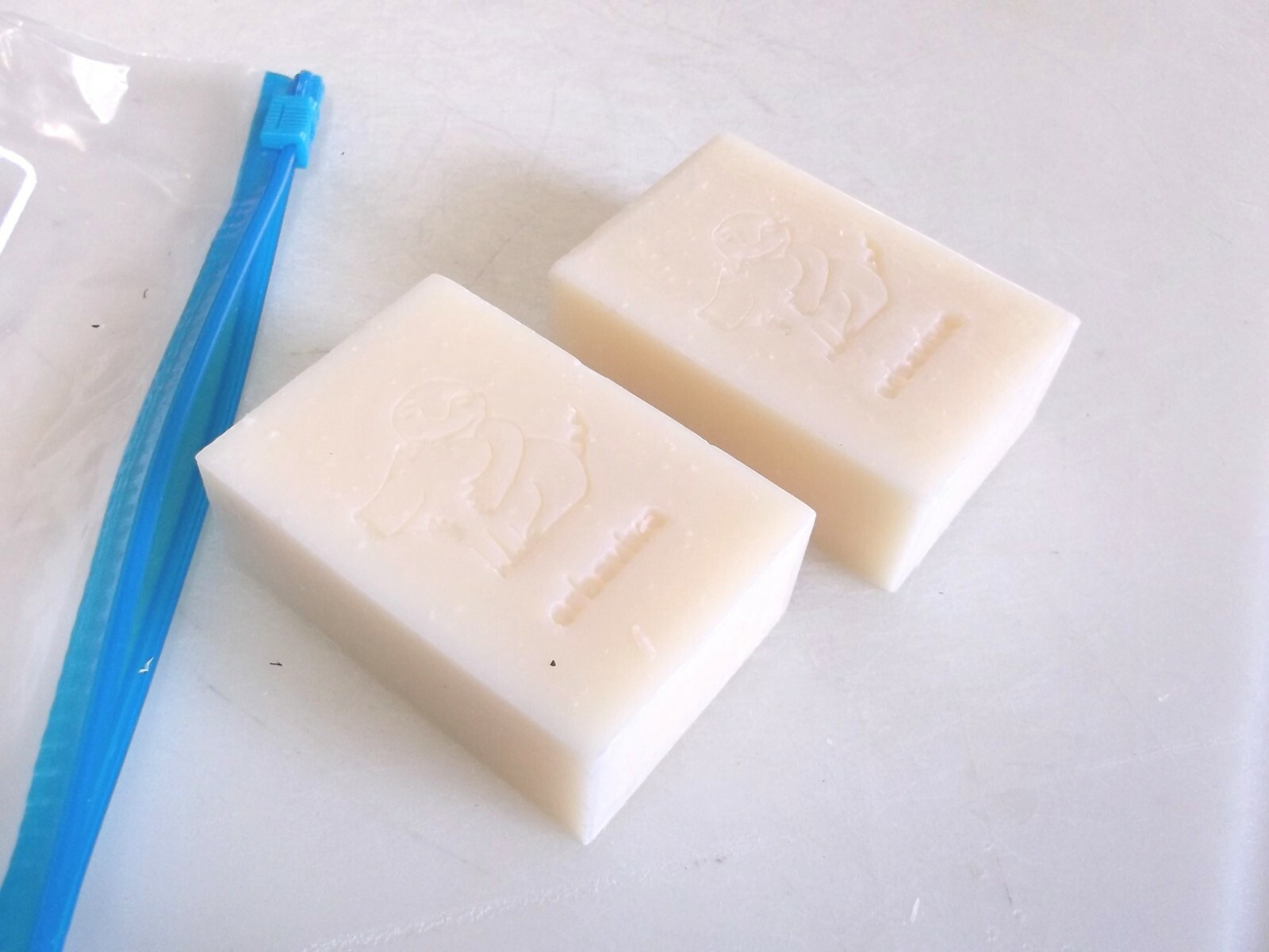 Erbaviva Natural Oils Organic Baby Soap 4 Bars NIBag Forgive Pic’s it is 4 Bars