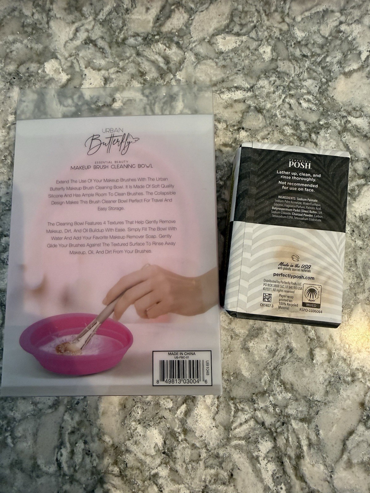 Perfectly Posh- Gender Bender Big Bath Bar – Makeup Brush Cleaning Kit – Pink