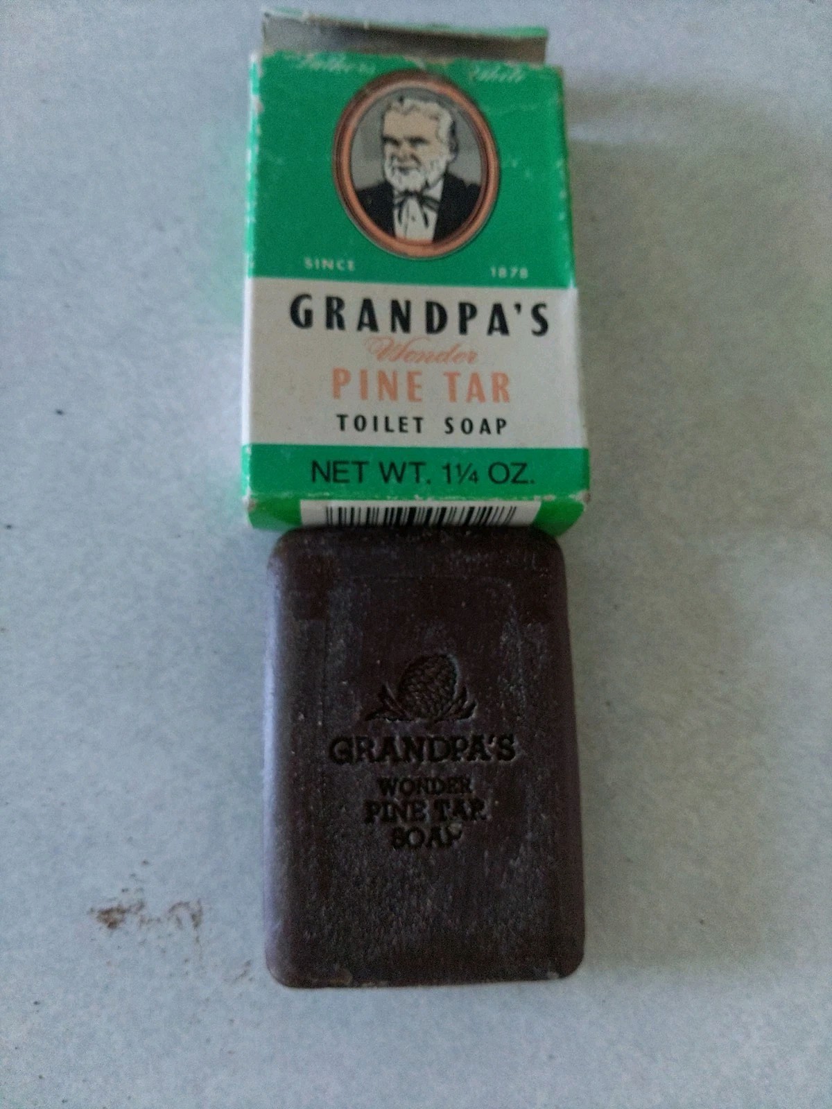 Vintage Grandpa’s Wonder Pine Tar Toilet Soap 1.25 Oz Never Used