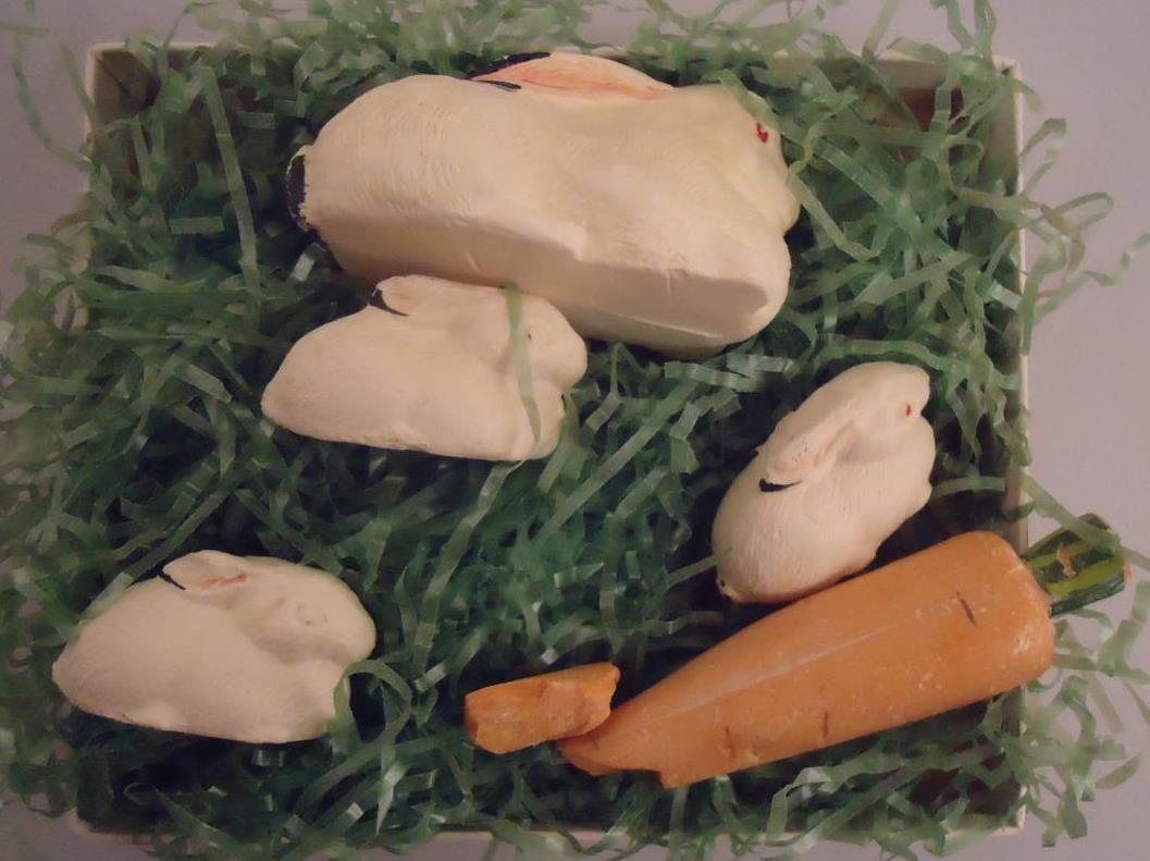 Vtg Castile Soap Out to Lunch Bunnies Rabbit Soap Figures Set in Box Easter